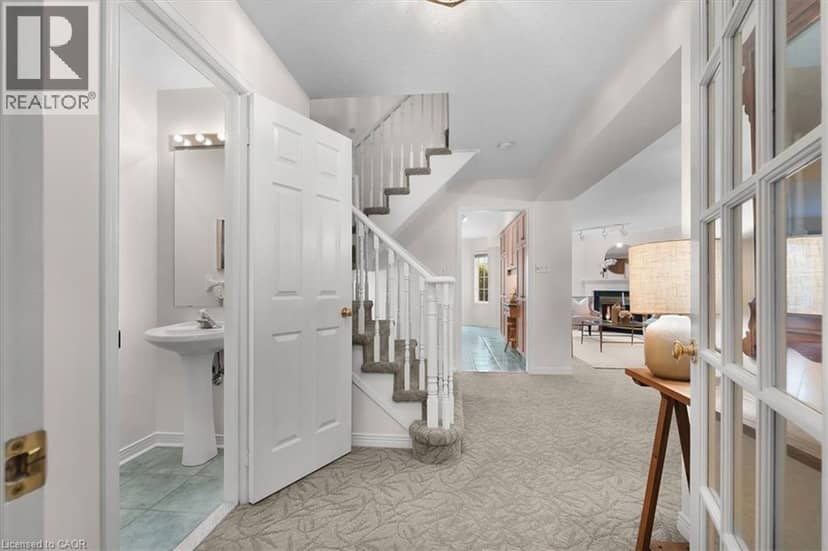 2175 COUNTRY CLUB Drive Unit# 2, Burlington, photo 4