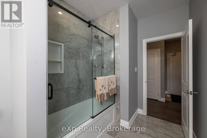 43 Country Crescent — photo 18 of 35