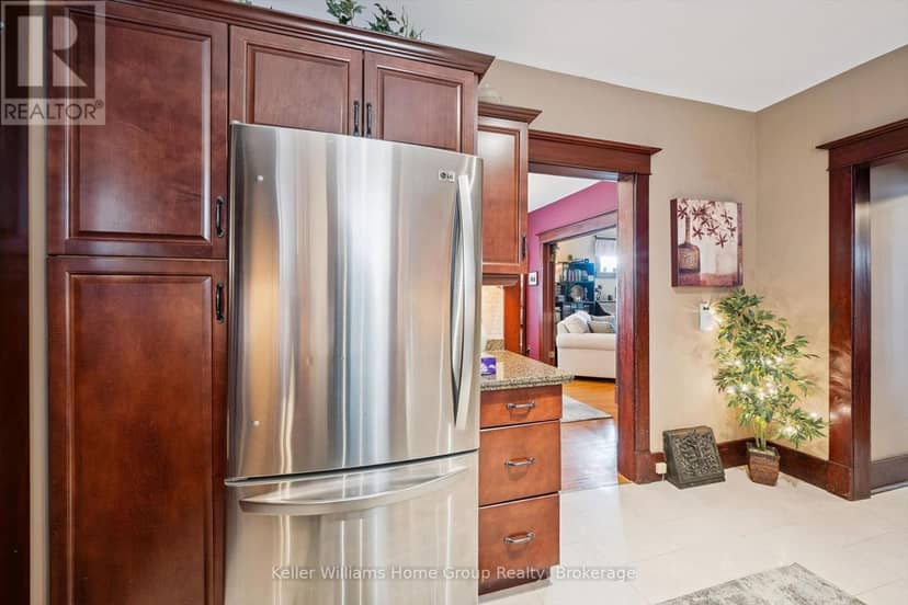 330 Angus Street — photo 16 of 40