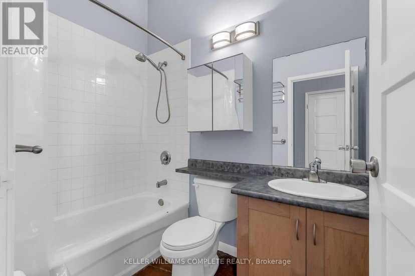 405 - 11 Rebecca Street — photo 11 of 15
