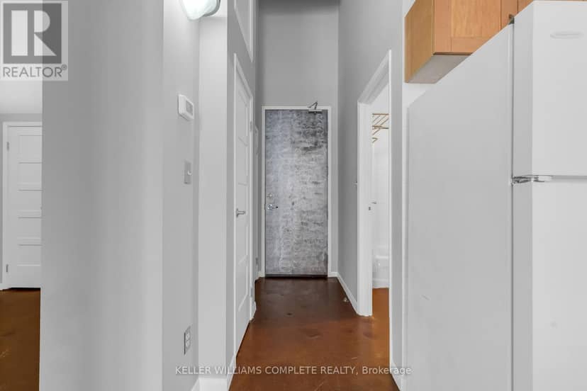 405 - 11 Rebecca Street — photo 12 of 15