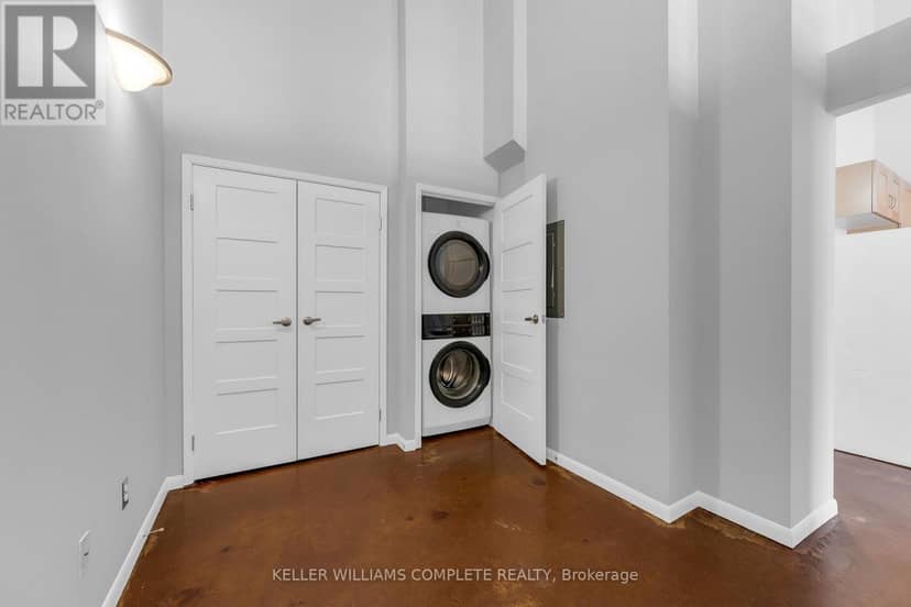 405 - 11 Rebecca Street — photo 13 of 15