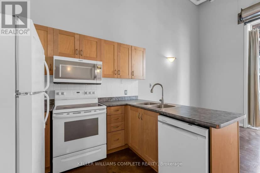 405 - 11 Rebecca Street, Hamilton, photo 2
