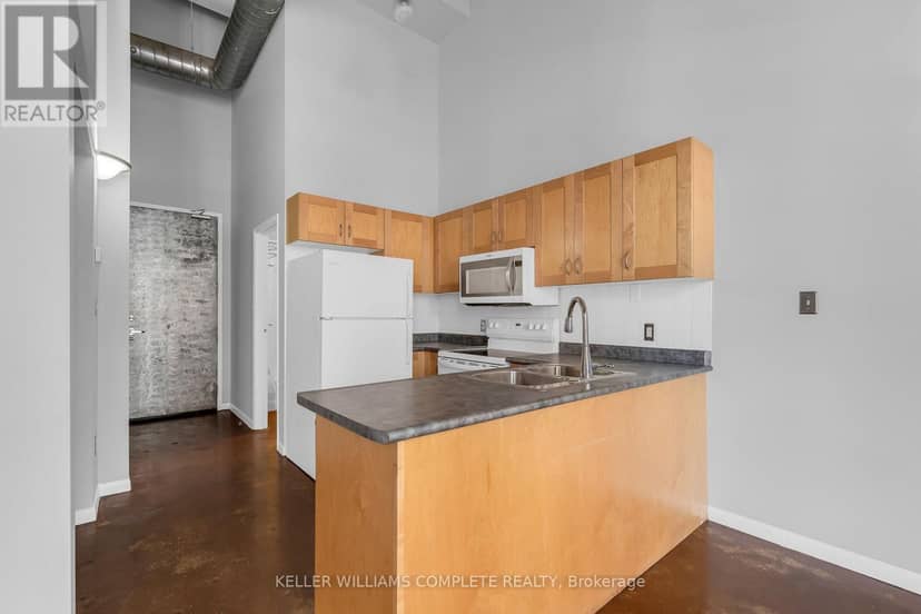 405 - 11 Rebecca Street, Hamilton, photo 3