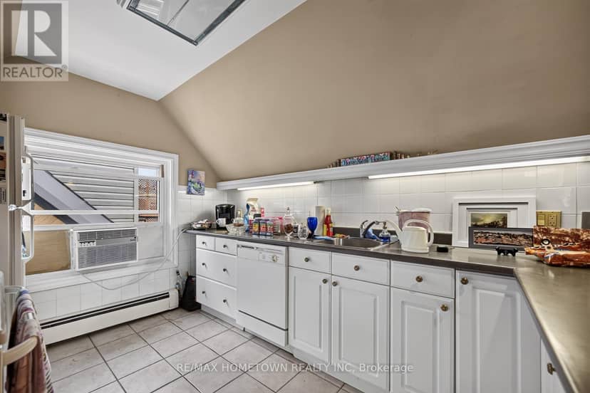 98 Pine Street — photo 34 of 40