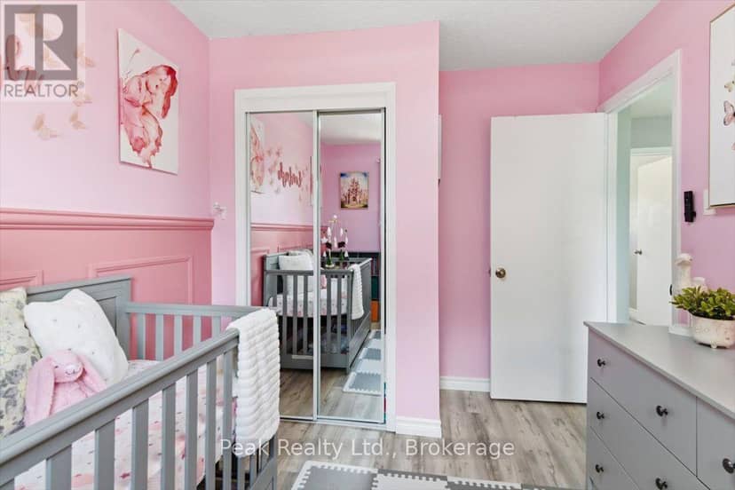 1673 Applewood Crescent — photo 20 of 35