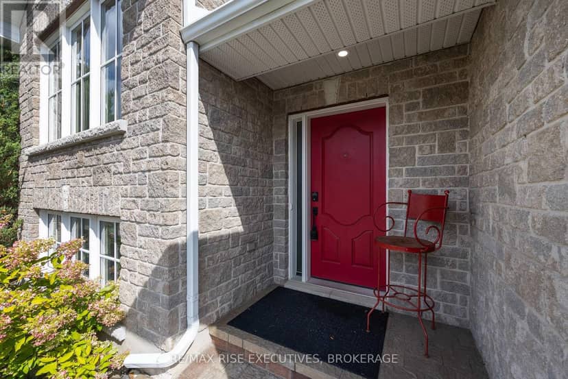1500 Crimson Crescent — photo 3 of 40