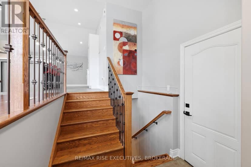 1500 Crimson Crescent — photo 4 of 40