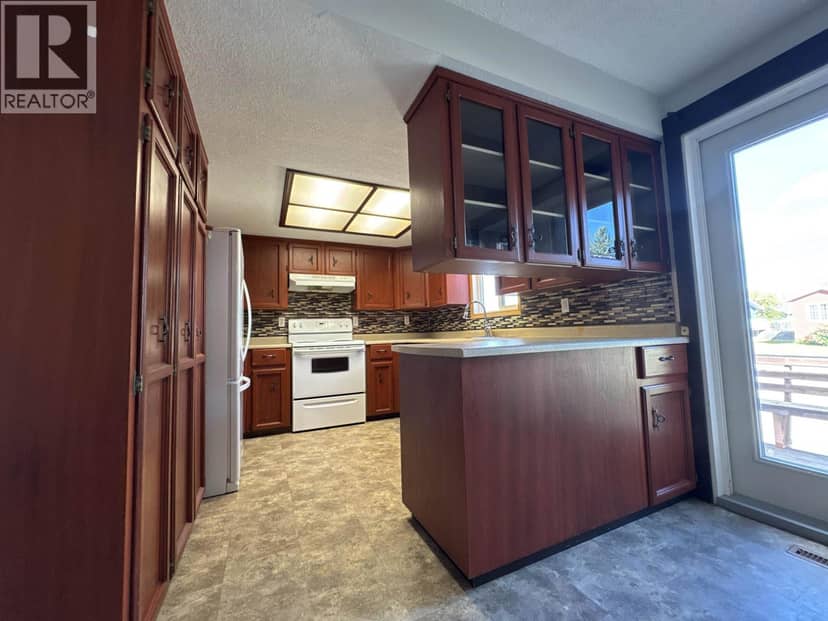 10864 101 STREET, Taylor, photo 3