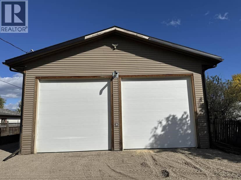 10864 101 STREET, Taylor, photo 2