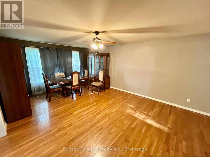 206 McMillan Crescent — photo 10 of 40
