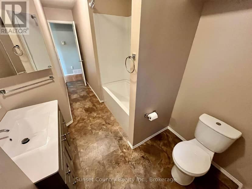 206 McMillan Crescent — photo 22 of 40