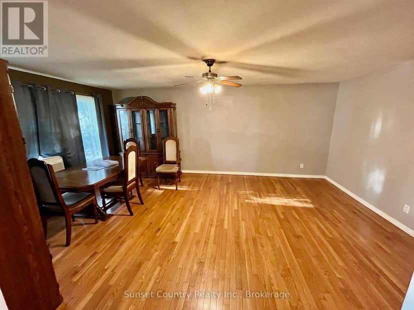 206 McMillan Crescent — photo 9 of 40