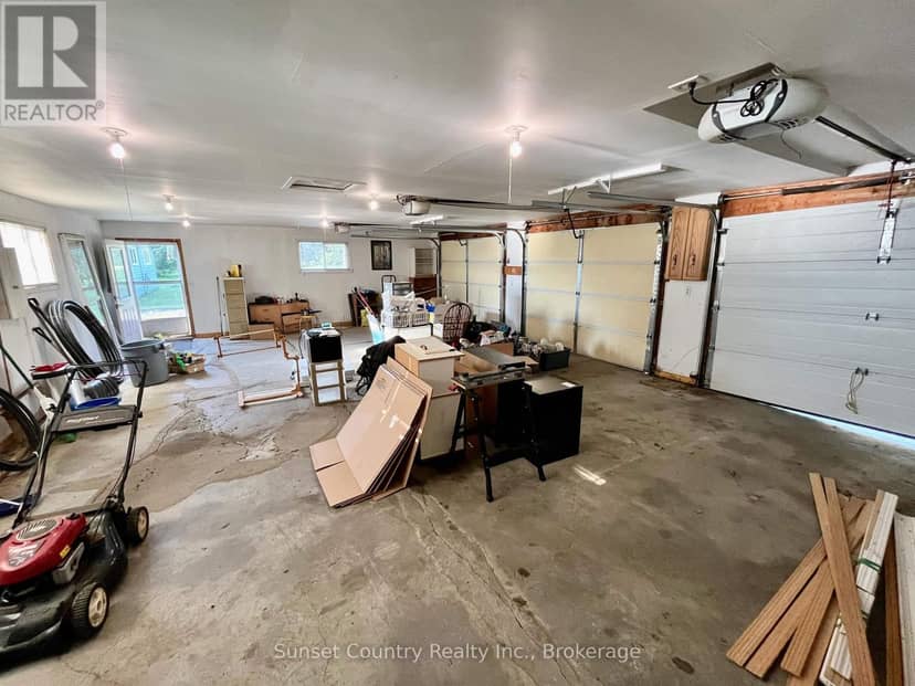206 McMillan Crescent — photo 36 of 40