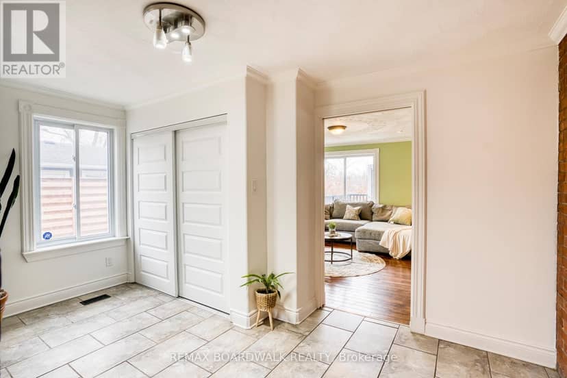 27 Allan Street — photo 31 of 40