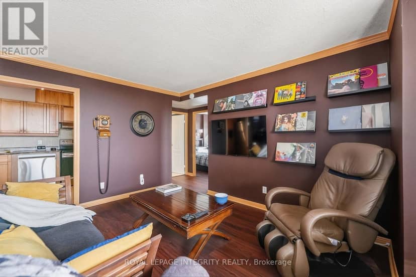 806 - 900 Dynes Road — photo 16 of 30