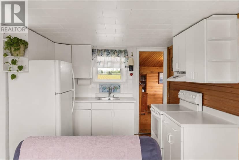 28 Bells Point Road, Cape Traverse, photo 3