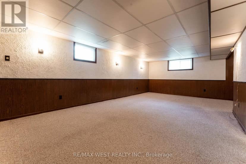 203 Lupin Drive — photo 29 of 40