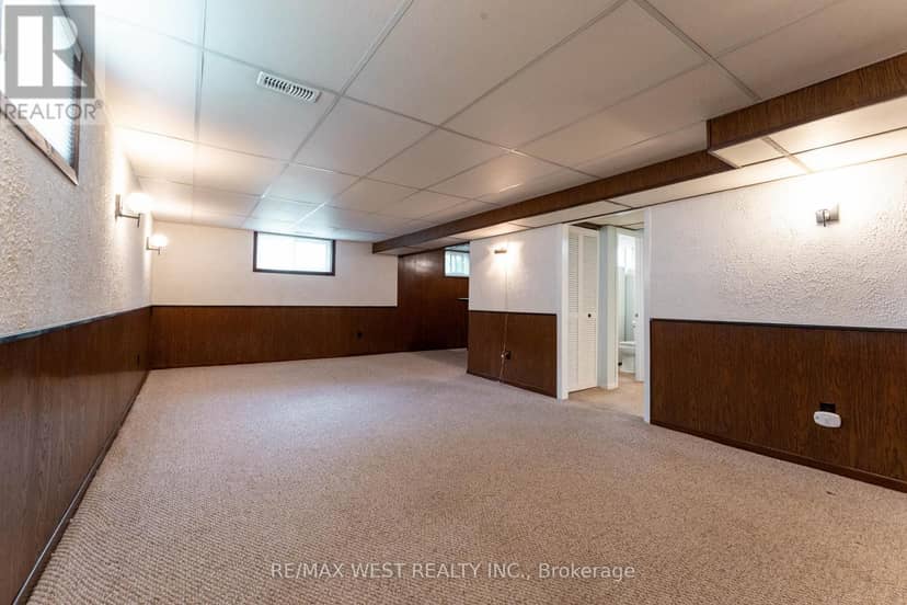203 Lupin Drive — photo 31 of 40