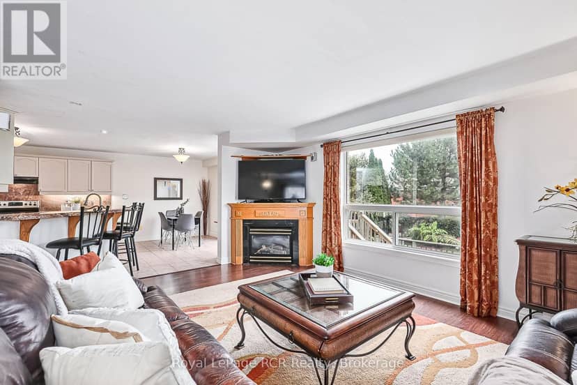 23 Marina Crescent — photo 12 of 40