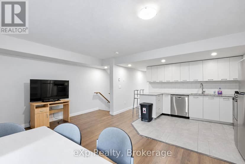 119 - 338 Albert Street — photo 18 of 34