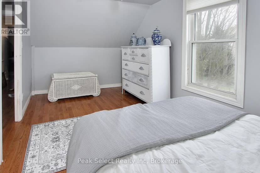 430 Albert Street — photo 23 of 40