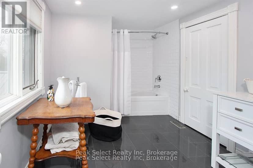 430 Albert Street — photo 24 of 40
