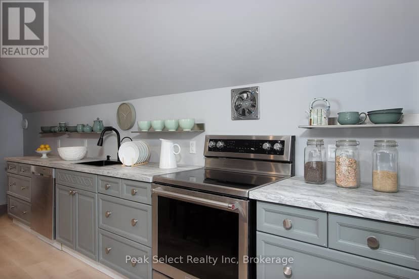 430 Albert Street — photo 35 of 40