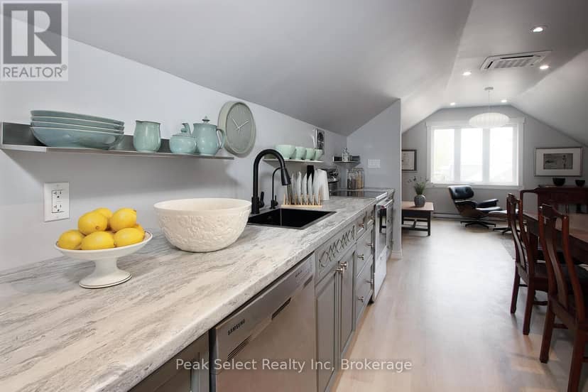 430 Albert Street — photo 37 of 40
