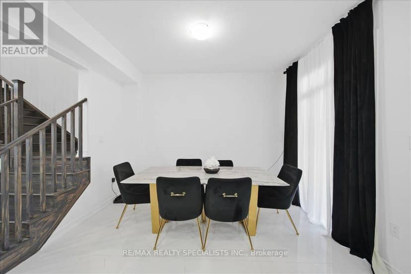 90 Ferragine Crescent — photo 16 of 40