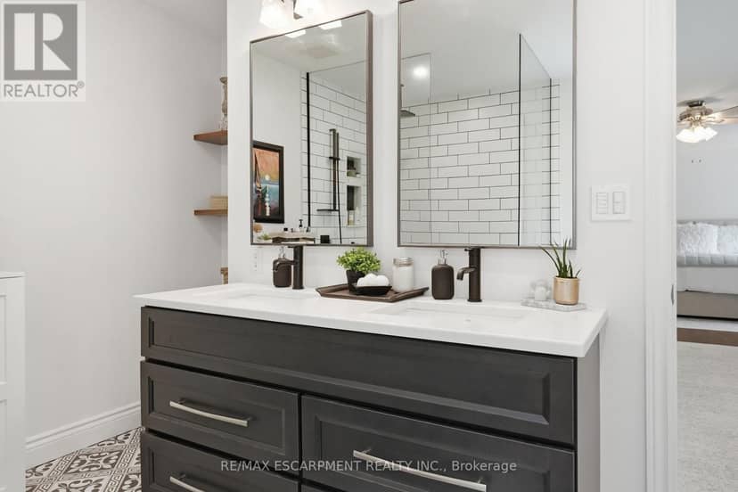 5347 Jameson Crescent — photo 25 of 40