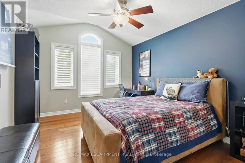5347 Jameson Crescent — photo 29 of 40