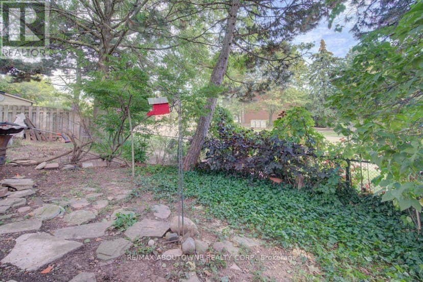 1012 Elizabeth Place — photo 17 of 18