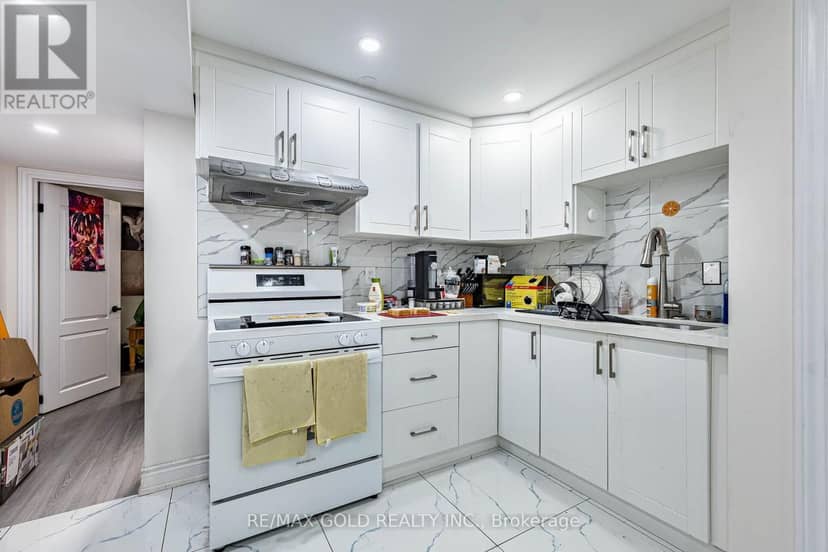 119 Glazebrook Crescent — photo 18 of 40