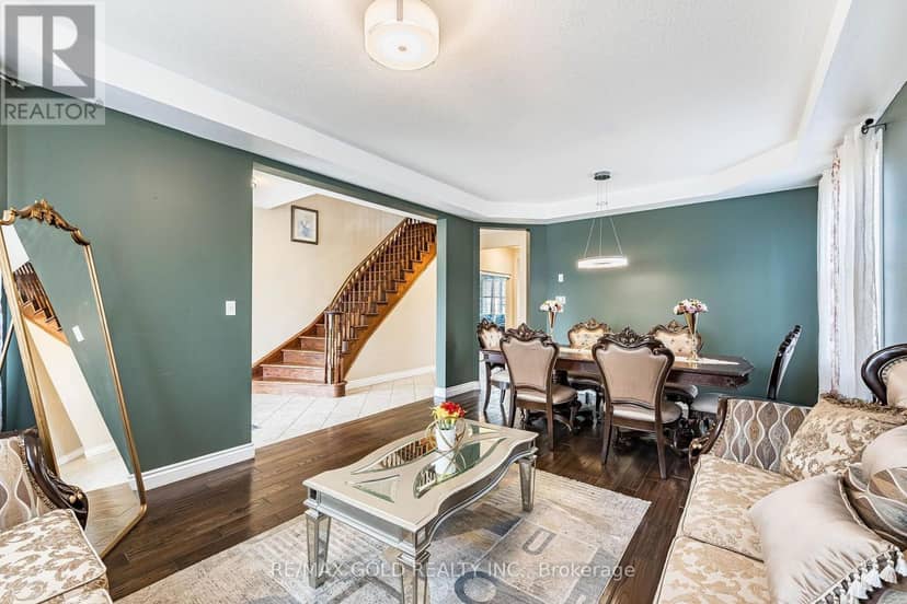 119 Glazebrook Crescent — photo 8 of 40