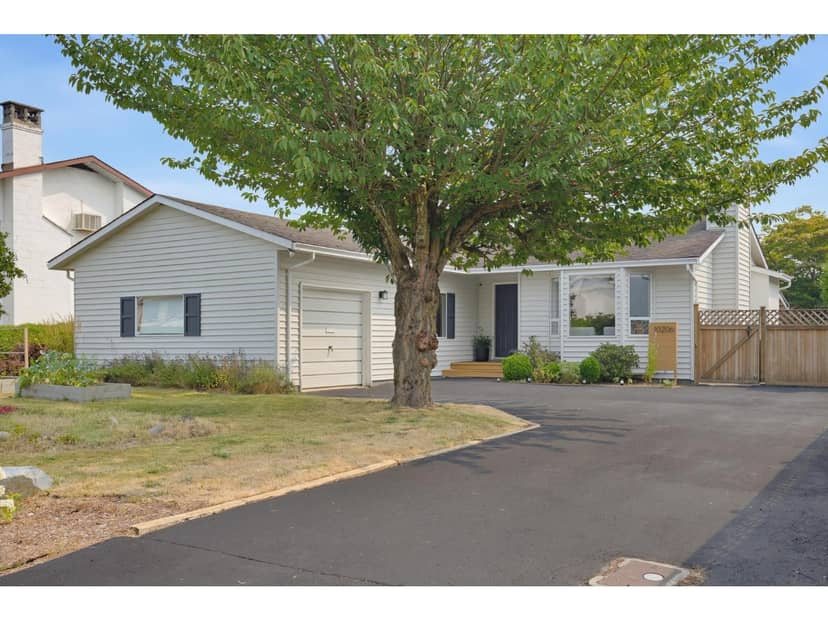 10206 CRYSTAL DRIVE, Fairfield Island, Chilliwack