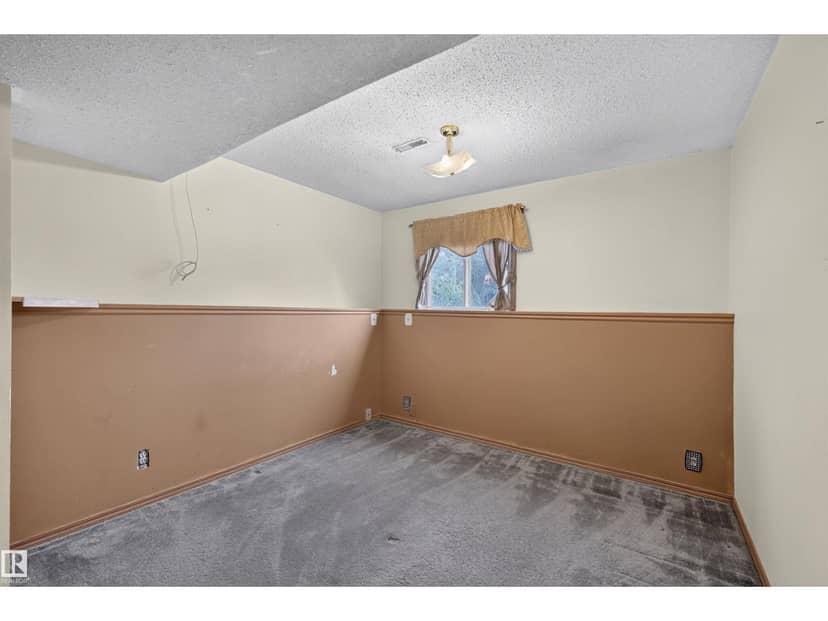 6348 34A AV NW — photo 34 of 40