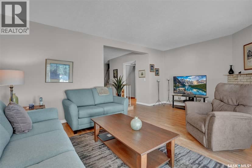 264 Plainsview DRIVE — photo 11 of 36