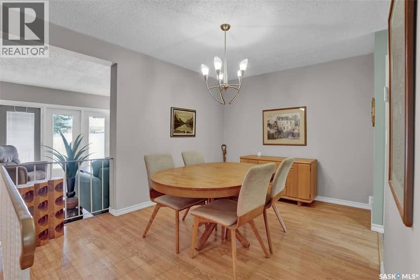 264 Plainsview DRIVE — photo 13 of 36