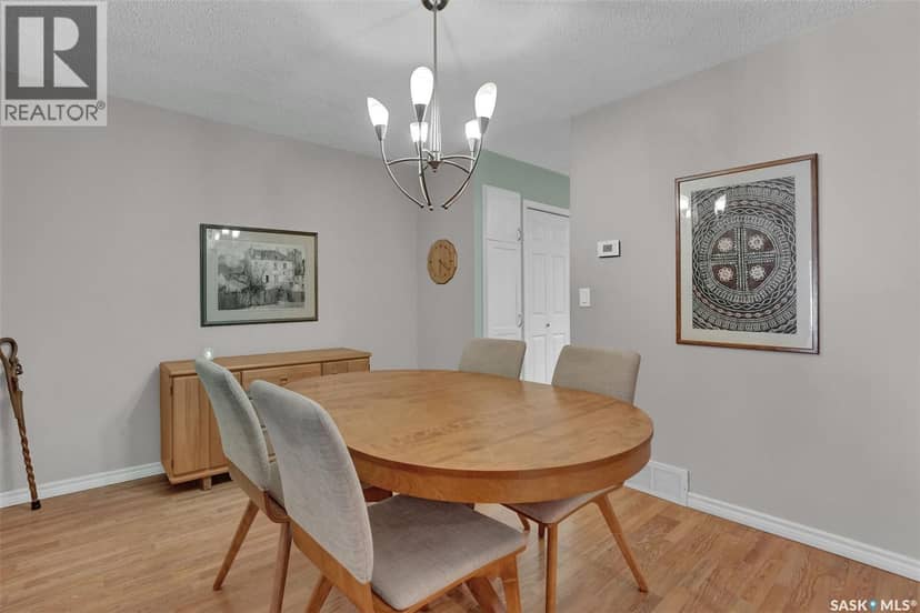 264 Plainsview DRIVE — photo 14 of 36