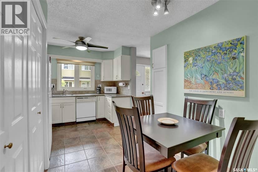 264 Plainsview DRIVE — photo 15 of 36