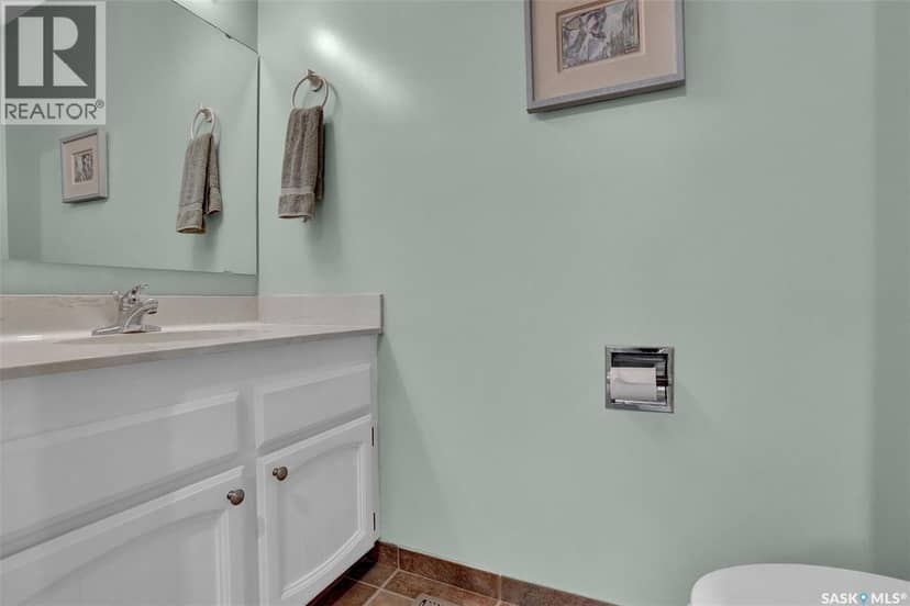 264 Plainsview DRIVE — photo 21 of 36