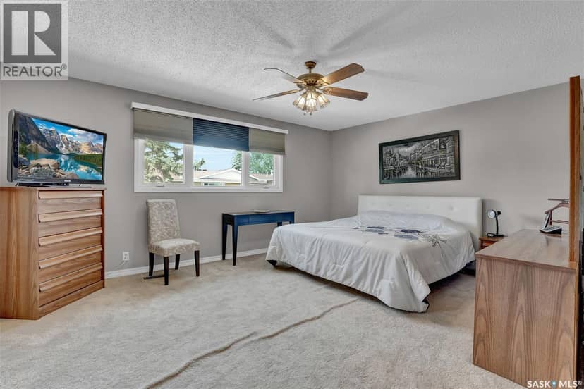 264 Plainsview DRIVE — photo 23 of 36