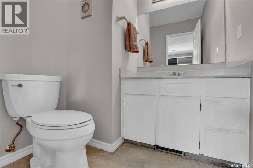 264 Plainsview DRIVE — photo 25 of 36