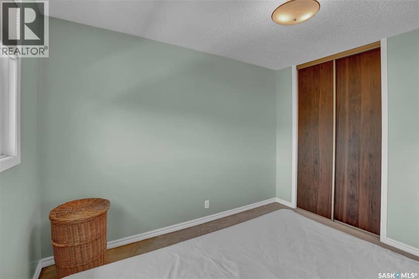 264 Plainsview DRIVE — photo 27 of 36