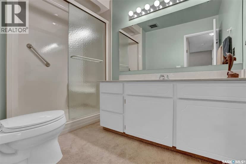 264 Plainsview DRIVE — photo 30 of 36