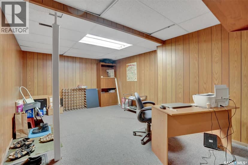 264 Plainsview DRIVE — photo 32 of 36