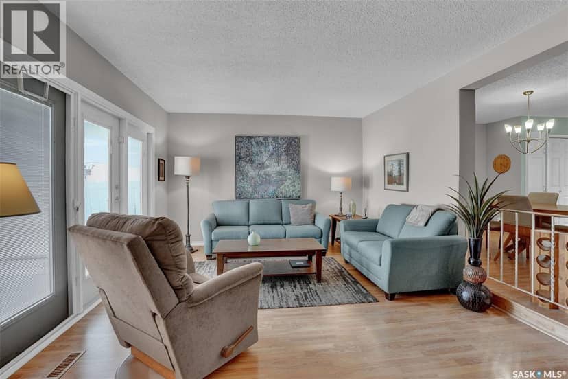 264 Plainsview DRIVE — photo 9 of 36