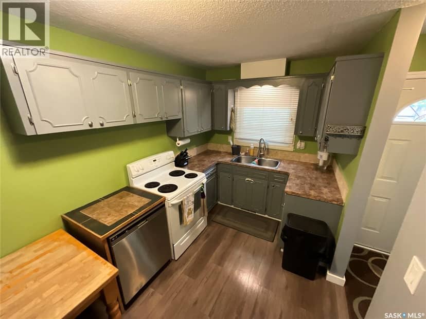 29 McMurchy AVENUE, Regina, photo 2