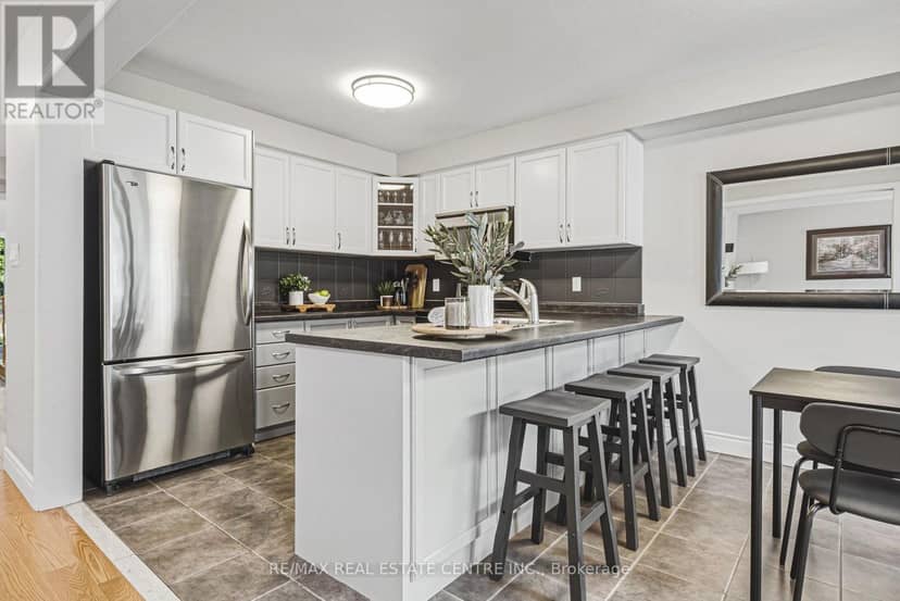 141 Lavery Heights — photo 10 of 38
